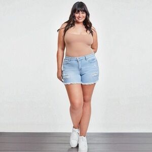 NWT YMI Women's Plus Size Vintage Dream Frayed Hem Shorts